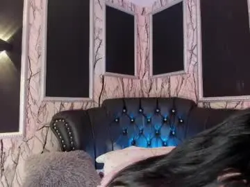 Chaturbate Best live sex cam show of adelinemoretti