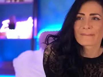 Chaturbate Nude Webcam of raisavawn