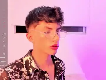 Chaturbate Best live sex cam show of erick_velveth