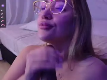 Chaturbate Live Porn of hotpawgmilf