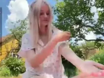 Chaturbate Live Sex Cam of annrosy