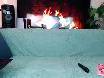 Chaturbate Live Sex Cam of mommymila