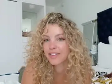 Chaturbate Adult Video Chat of theislandgirl