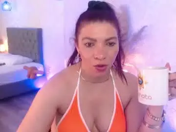 Chaturbate Live Sex Cam of serena_houstonn