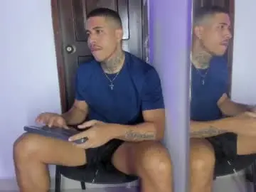 Chaturbate Free Live Porn of chirshot21_