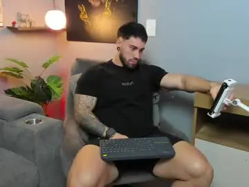 Chaturbate Live Porn of giorgio_leone2