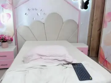 Chaturbate Best live sex cam show of millieskinny18