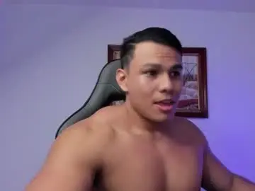Chaturbate Live Sex Cam of roy__constance