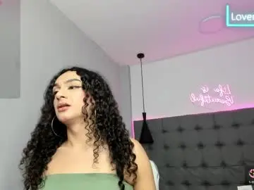 Chaturbate Live Sex Cam of scarletcherry18