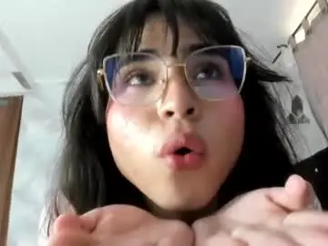 Chaturbate Live Sex Cam of katalina_latin20