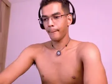 Chaturbate Live Sex of pikashuu7u7