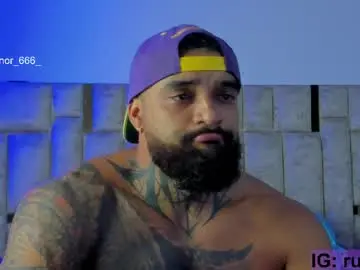 Chaturbate Live Sex Cam of connor_666