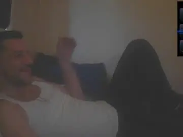 Chaturbate Live Sex Cam of bigcawwwk