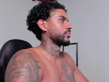 Chaturbate Live Porn of luigi1_