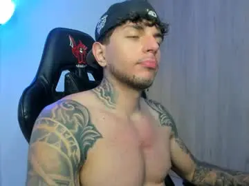 Chaturbate Adult Webcams of derekmuller11