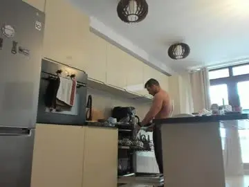 Chaturbate Watch Live Sex Cams of roberto4ever