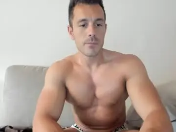 Chaturbate Best live sex cam show of roberto4ever