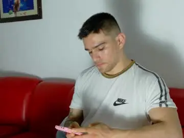 Chaturbate Live Sex Cam of daniel_ova