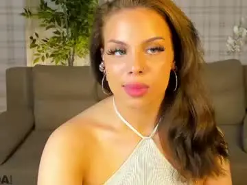 Chaturbate Live Sex Cam of catherine_lambert