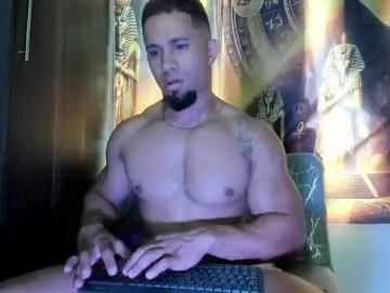 Chaturbate Live Porn of massimo_cruz