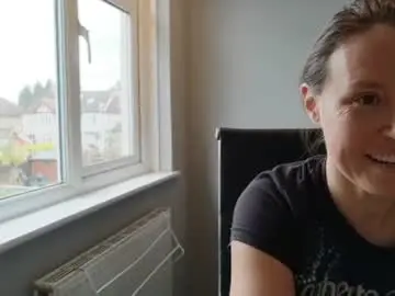 Chaturbate Live Sex Cam of eatmypie69