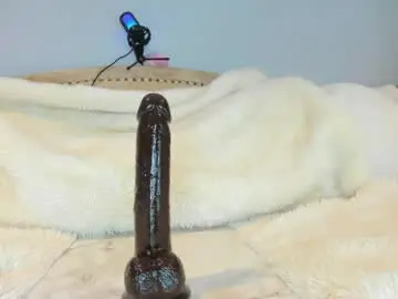 Chaturbate Live Sex Cam of eatmygingersnapps