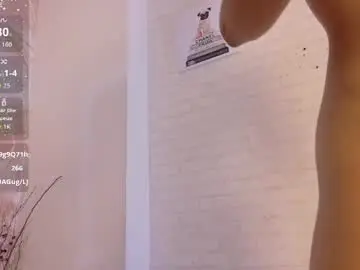 Chaturbate Live Sex Cam of lunna__tylor