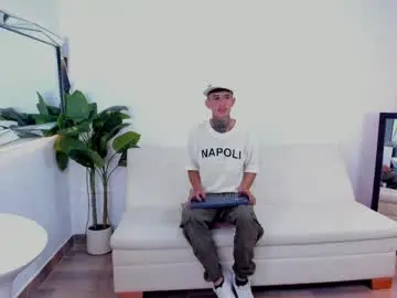 Chaturbate Free Porn Cam of darwin_stark