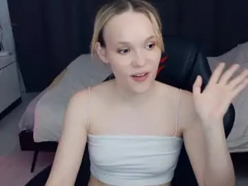 Chaturbate Live Sex Cam of thehousemaid1