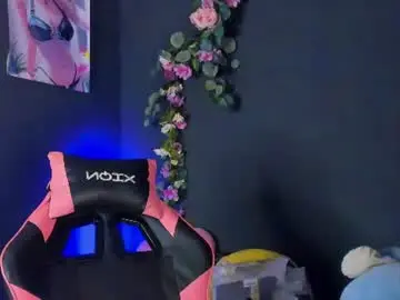Chaturbate Sex Cam of kira_exxe