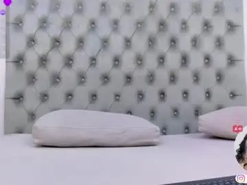 Chaturbate Nude Webcam of aria_paul
