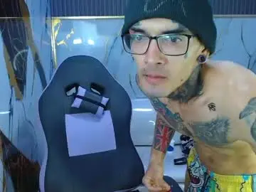 Chaturbate Best live sex cam show of boy_tatto77