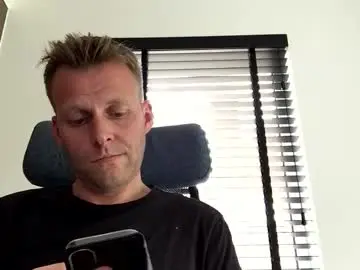 Chaturbate Live Porn of max_straight_1