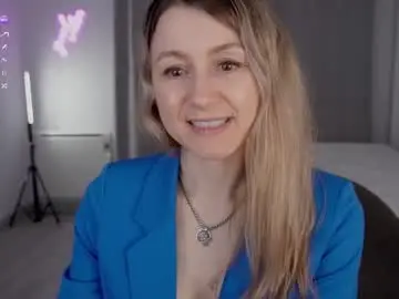 Chaturbate Live Sex Cam of milanacamgirl