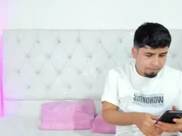 Chaturbate Sex Chat of tainy_n_harley