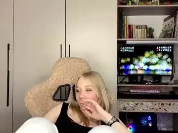 Chaturbate Live Sex Cam of hilarianimocks
