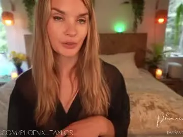 Chaturbate Watch Live Sex Cams of phoenix_taylor