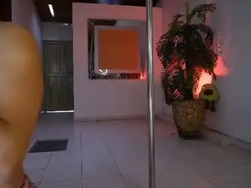 Chaturbate Live Porn of evelyn_evelyn