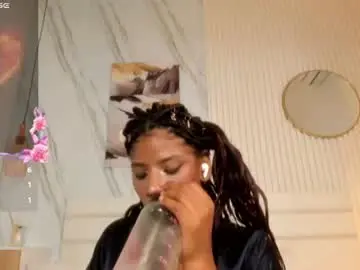 Chaturbate Free Live Porn of saralewwis