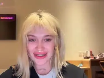 Chaturbate Free Porn Cam of golden_alinee