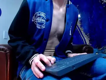 Chaturbate Live Sex Cam of skyler_wild