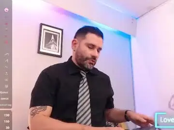 Chaturbate Nude Webcam of jonas_beard1