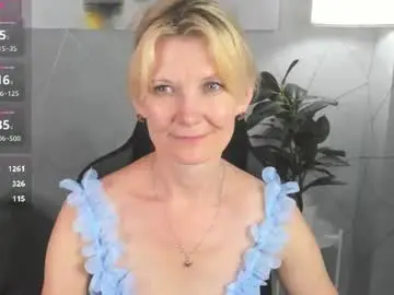 Chaturbate Free Live Porn of julie_lucasss