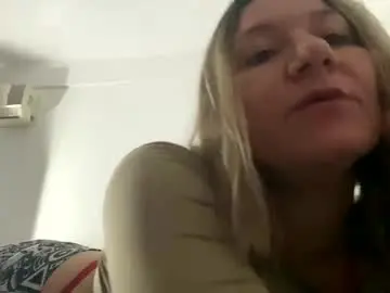 Chaturbate Live Sex Cam of allisonlove2