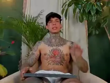 Chaturbate Live Sex of aron_ford