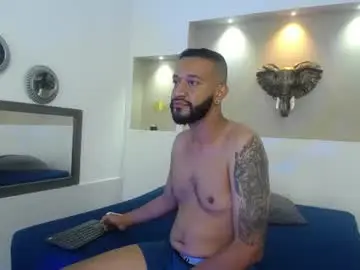 Chaturbate Live Sex Cam of amaro_jhonson