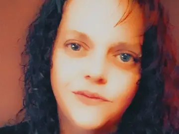 Imlive Free Porn Cam of TinyDoll