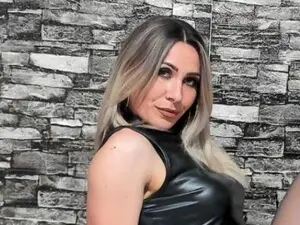 Myfreecams Watch Live Sex Cams of Sweetcherry32