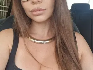 Myfreecams Live Sex Cam of Jullyenn3