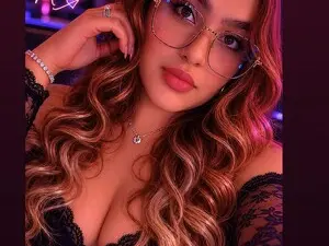 Myfreecams Adult Video Chat of Adele_cruzz